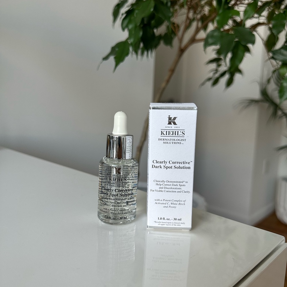 Kiehls - Clearly Corrective Dark Spot Corrector 1.0 fl oz / 30 ml